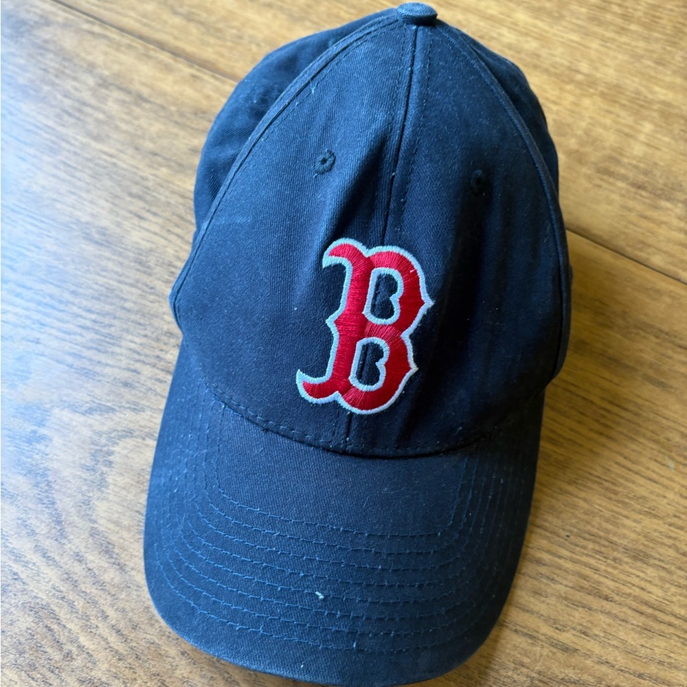Black 'B' Logo Baseball Cap